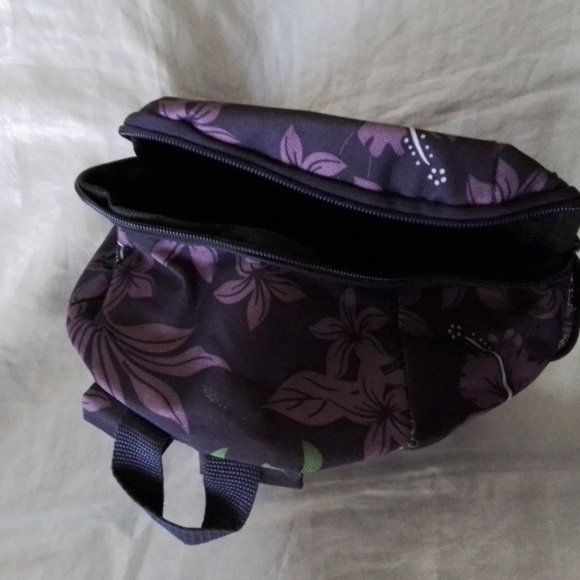 American Travel Luggage and Bags Hawaii small purple backpack - Picture 4 of 6